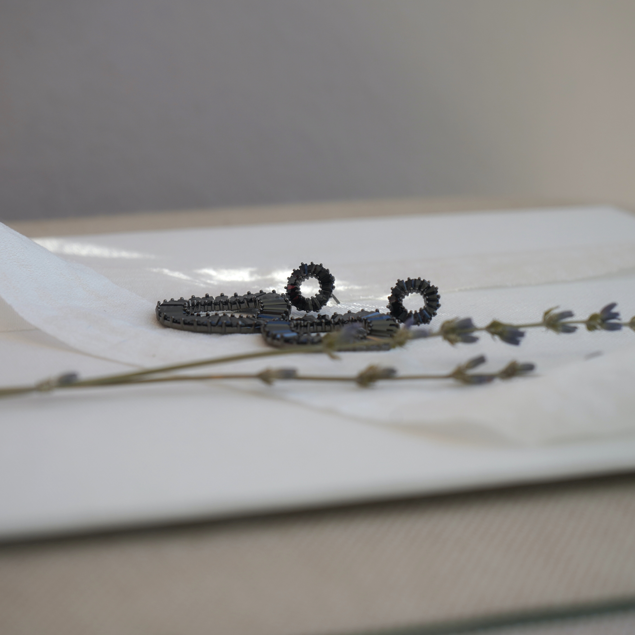 Double Circle Black Earrings