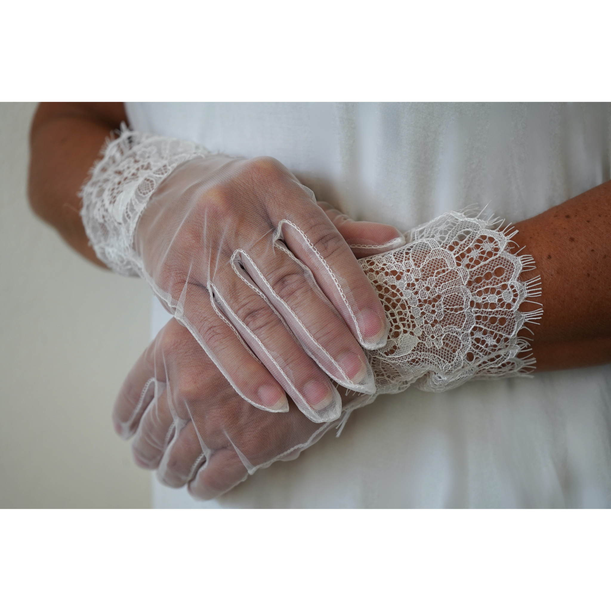 Lace & Tulle Short Gloves