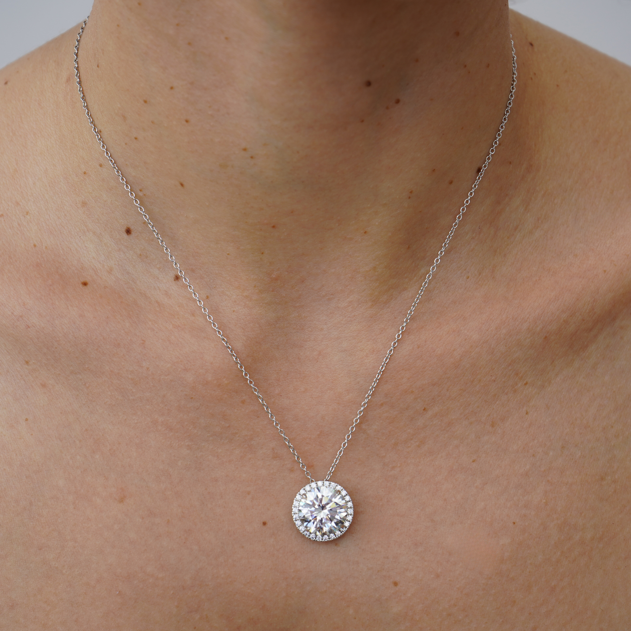Round Halo Necklace