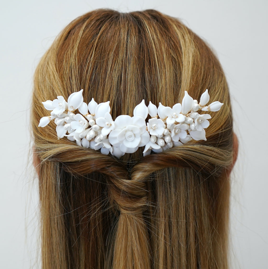 Magnolia Flowers and Pearls Comb