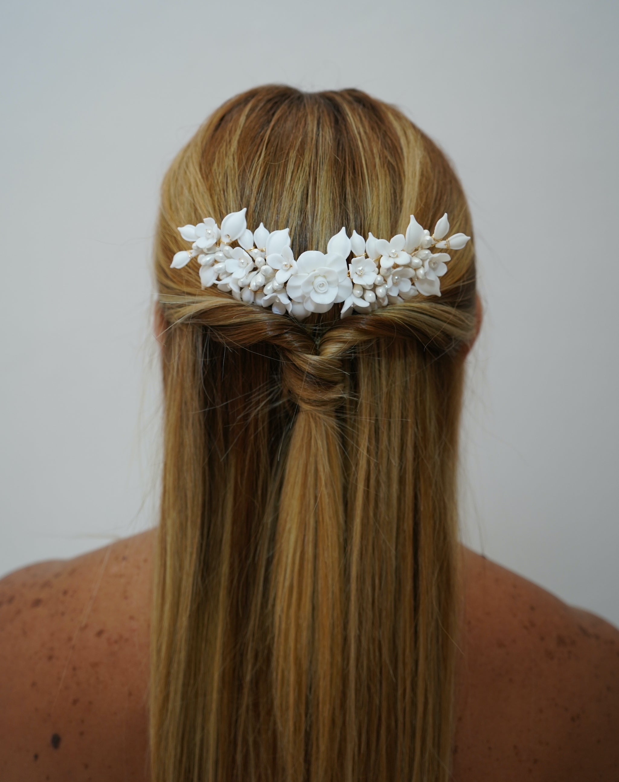 Magnolia Flowers and Pearls Comb