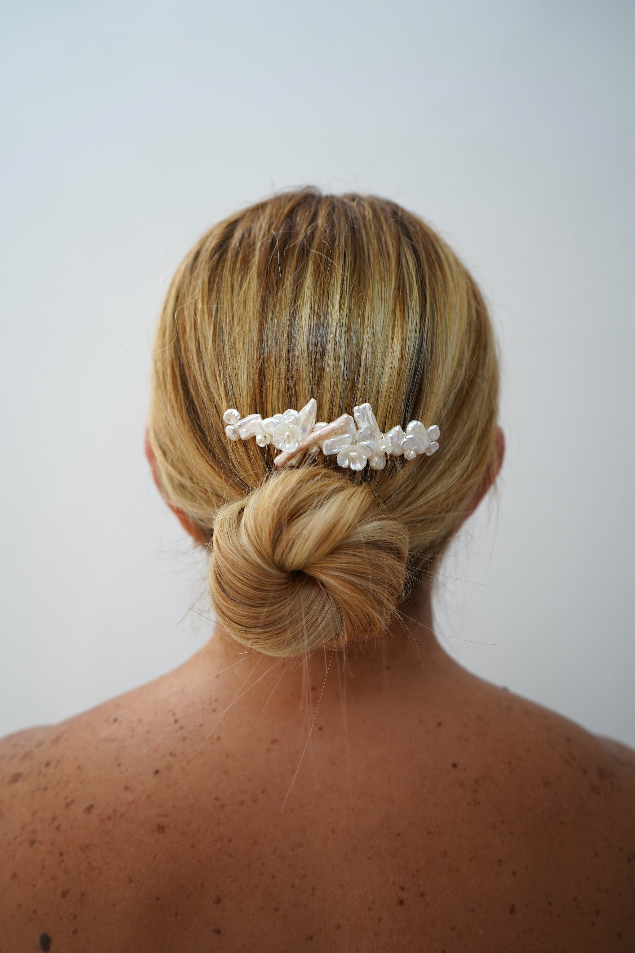 Barocco Floral Pearl Comb