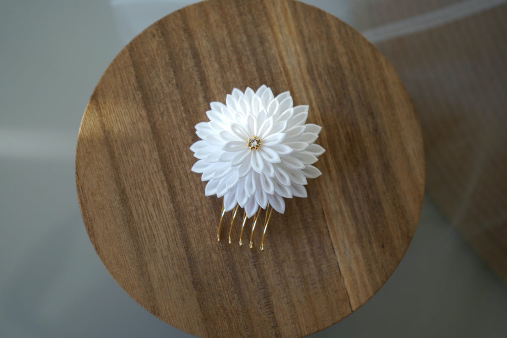 Shiroi Kanzashi