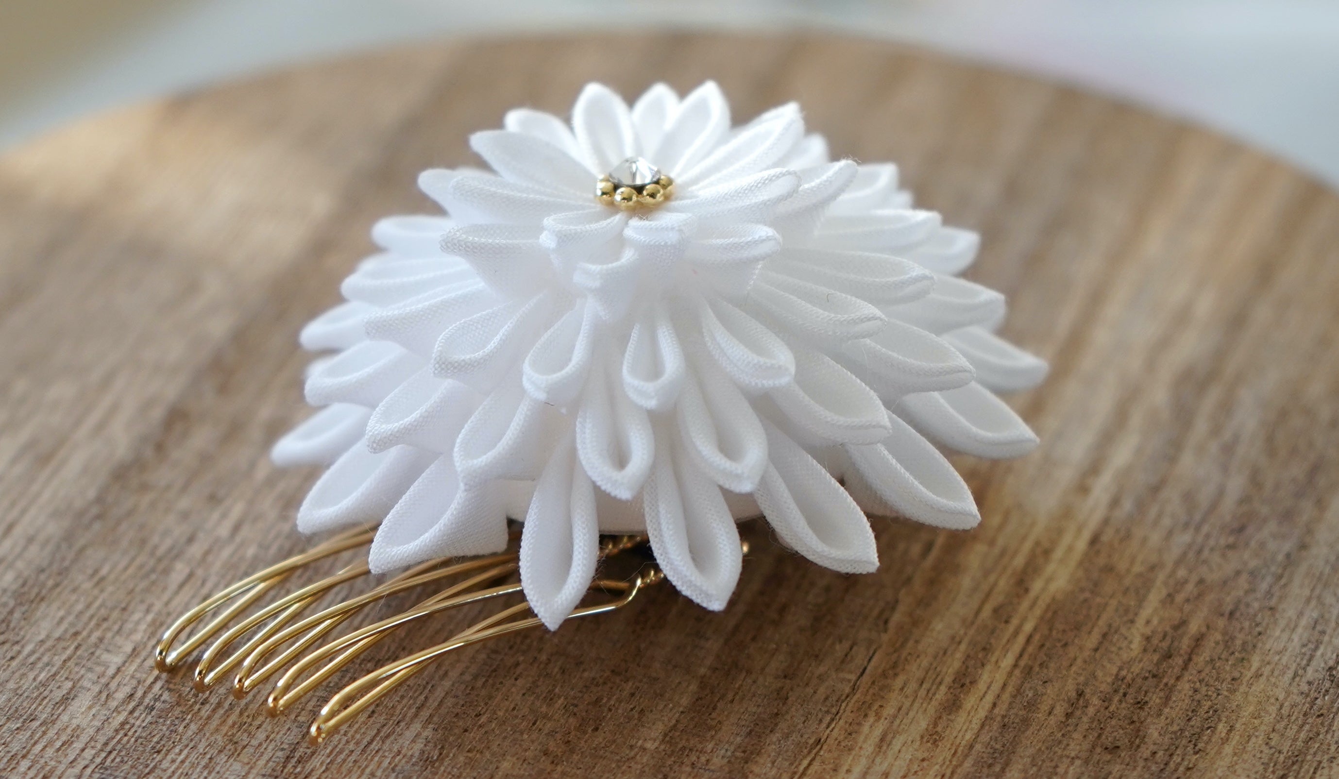 Shiroi Kanzashi